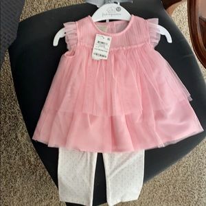 NWT 2 piece legging and tiered ruffle top 6-9M
